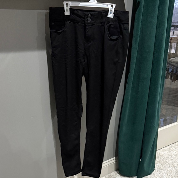 Denim - Stylish Black Skinny Jeans